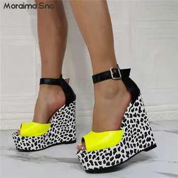Женские черно-белые леопардовые сандалии на танкетке модные цвета совпадают Король размер банкет на высоком каблуке рыба рот сандалии